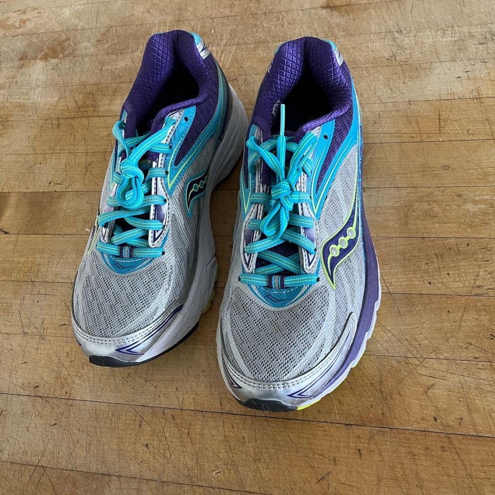 Brand new Saucony size 8
